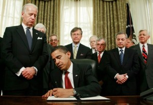 obama_signs_executive_order_2009_january_2